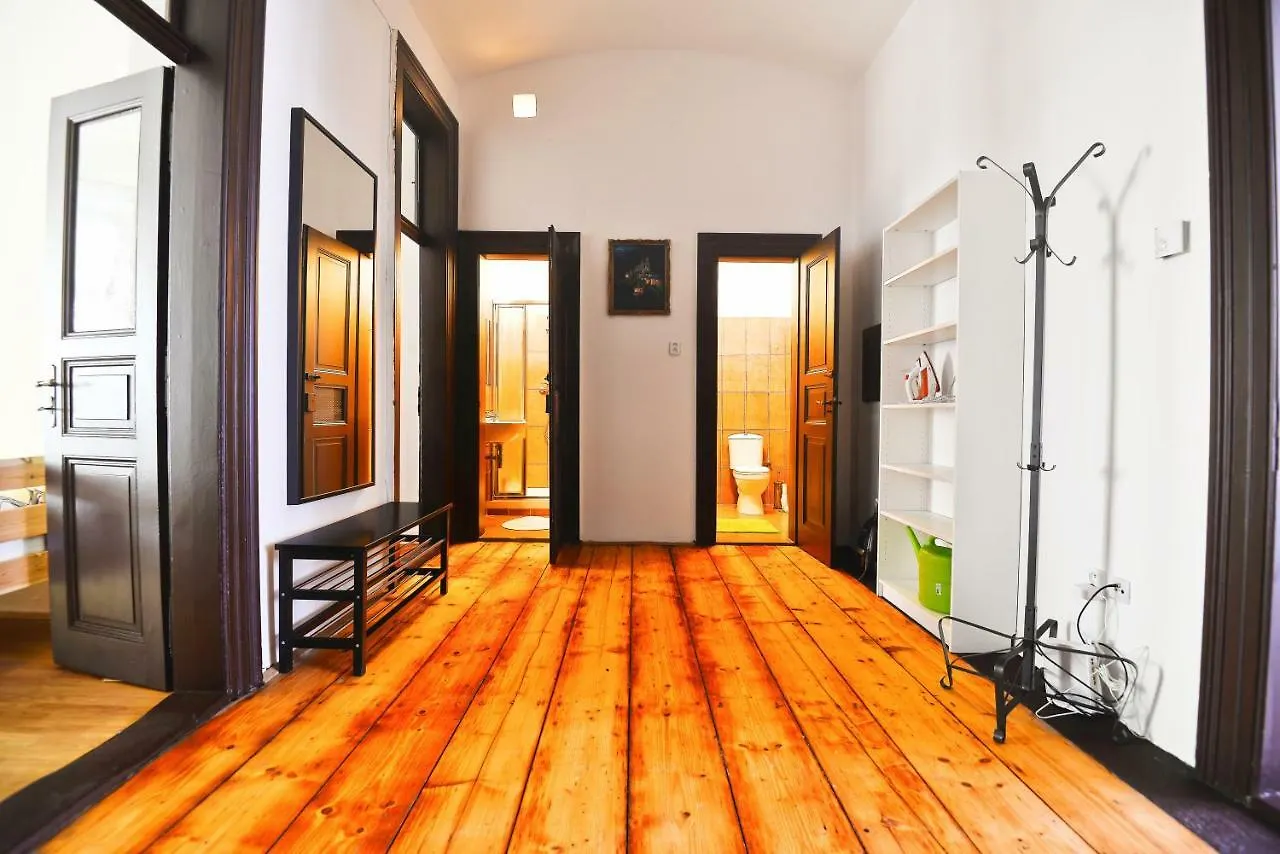 Spacious Cozy Apartments In Centre 프라하