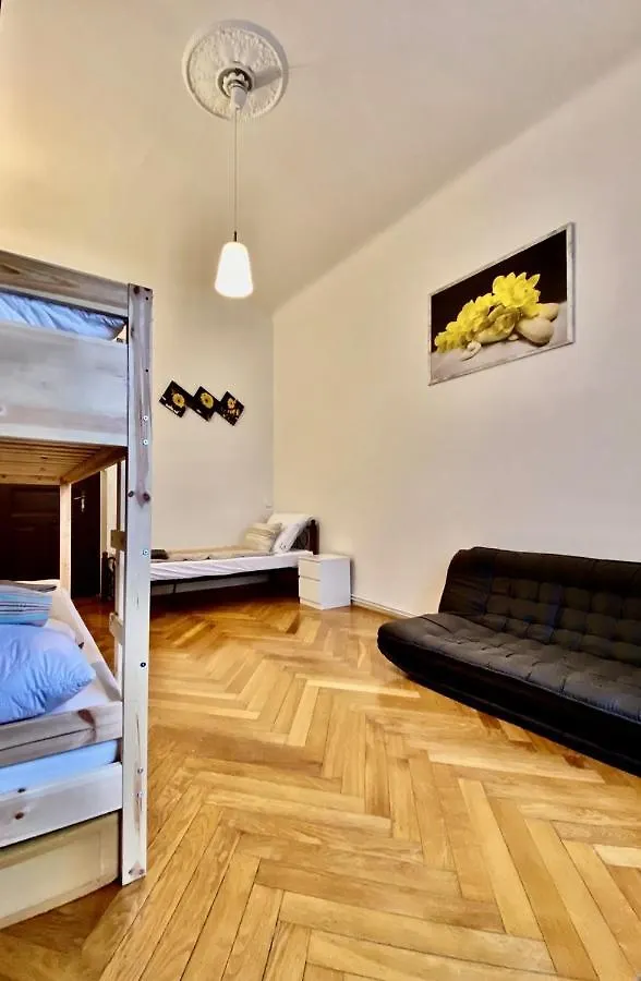 Spacious Cozy Apartments In Centre Praga