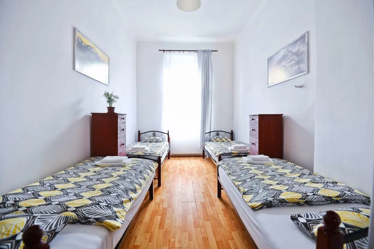 Spacious Cozy Apartments In Centre Praga