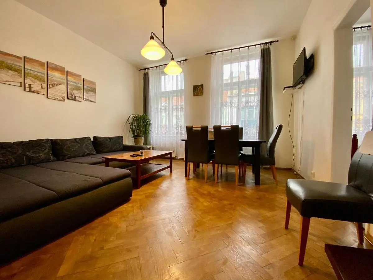 Spacious Cozy Apartments In Centre 프라하 체코
